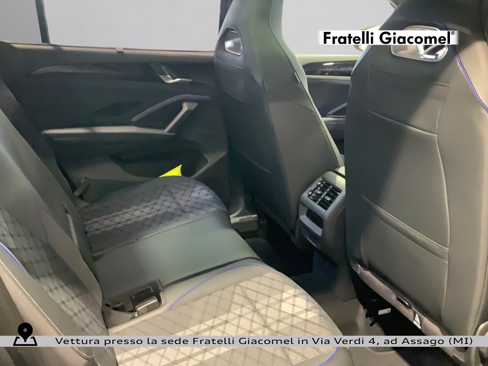 https://cdn-giacomel.caraffinity.it/fratelligiacomel/weicola/large/83/+2026+09+03+V112806_6a9988940bd06.jpg/83e042d9e2b9f4348d838ffeeb90b6cc.jpg