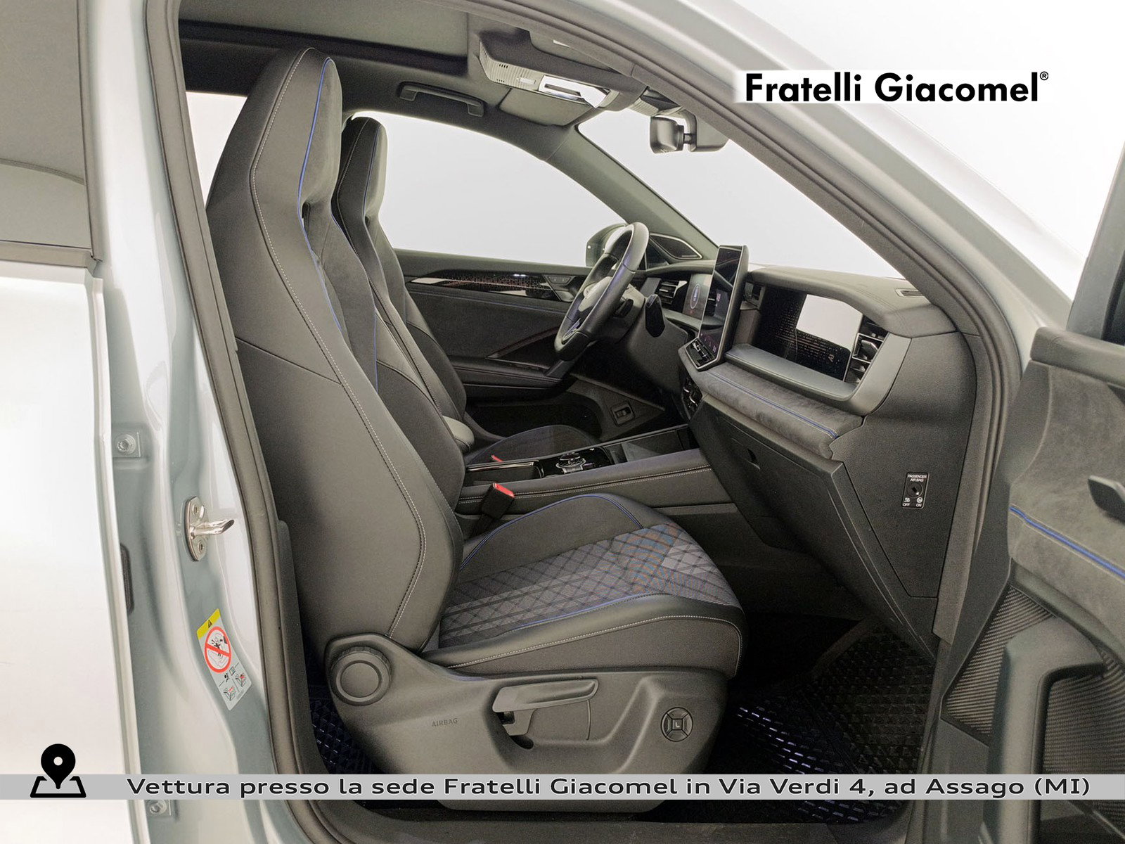 https://cdn-giacomel.caraffinity.it/fratelligiacomel/wrap360/large/83/+2026+04+22+V103430_69e8e40ce1ae8.jpg/c5e5c8c13563e1fff064f8dc4093bcda.jpg