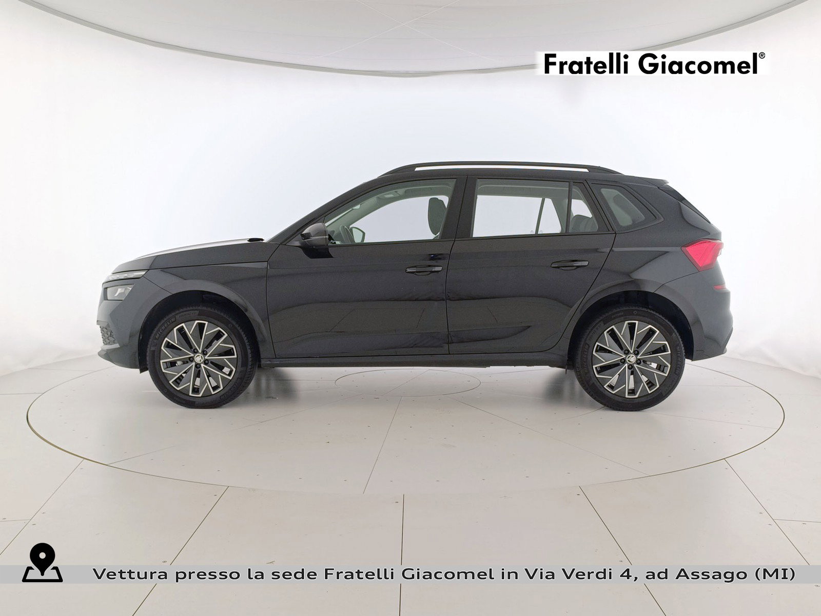 https://cdn-giacomel.caraffinity.it/fratelligiacomel/wrap360/large/83/+2026+04+24+V099322_69eb4e7d31ac8.jpg/4d6c8734cf31d52e89a3a46a57f8503a.jpg