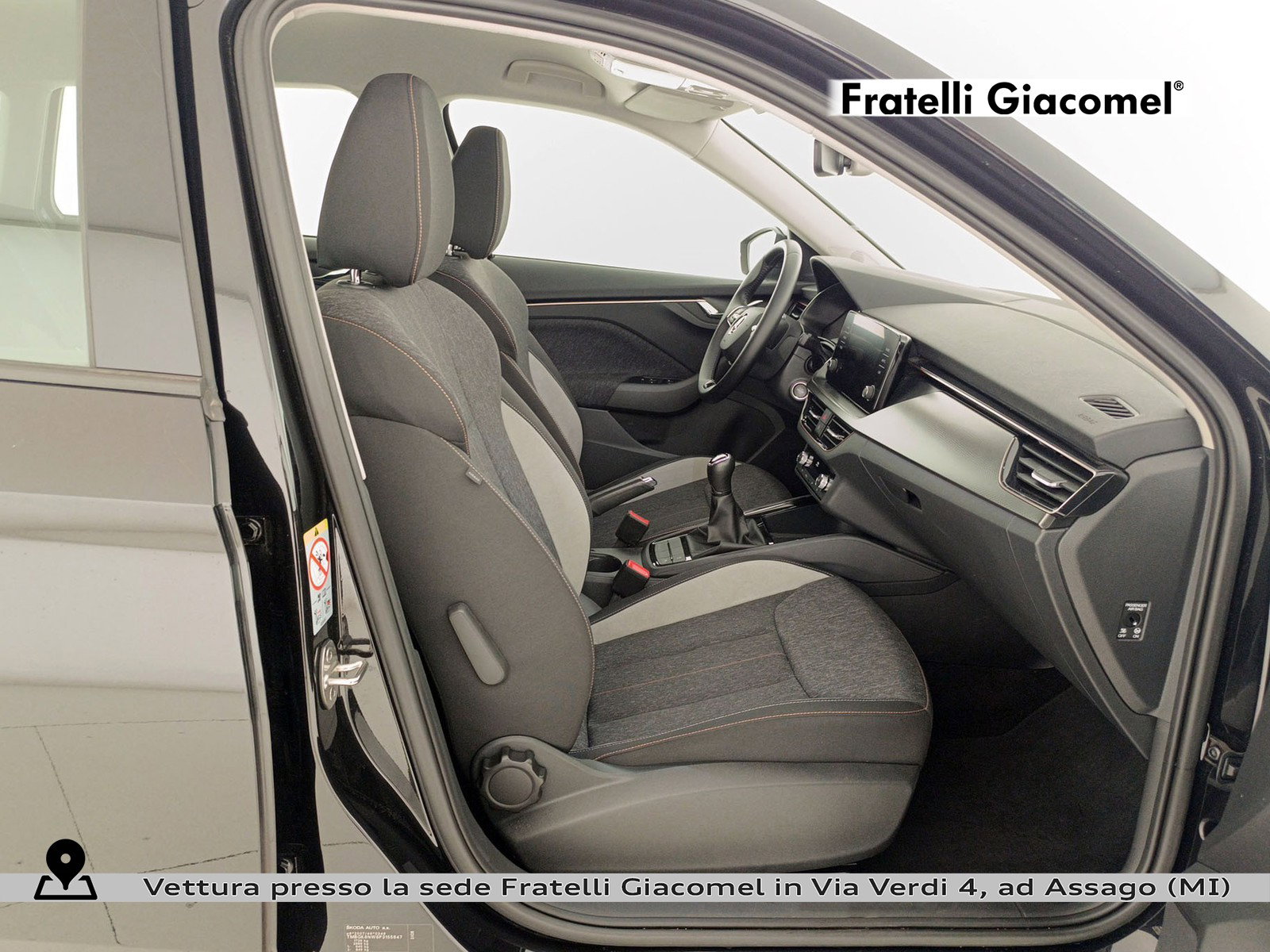 https://cdn-giacomel.caraffinity.it/fratelligiacomel/wrap360/large/83/+2026+04+24+V099322_69eb4e7deba91.jpg/cf219897cd0fcb788f7d050dba5cdabb.jpg
