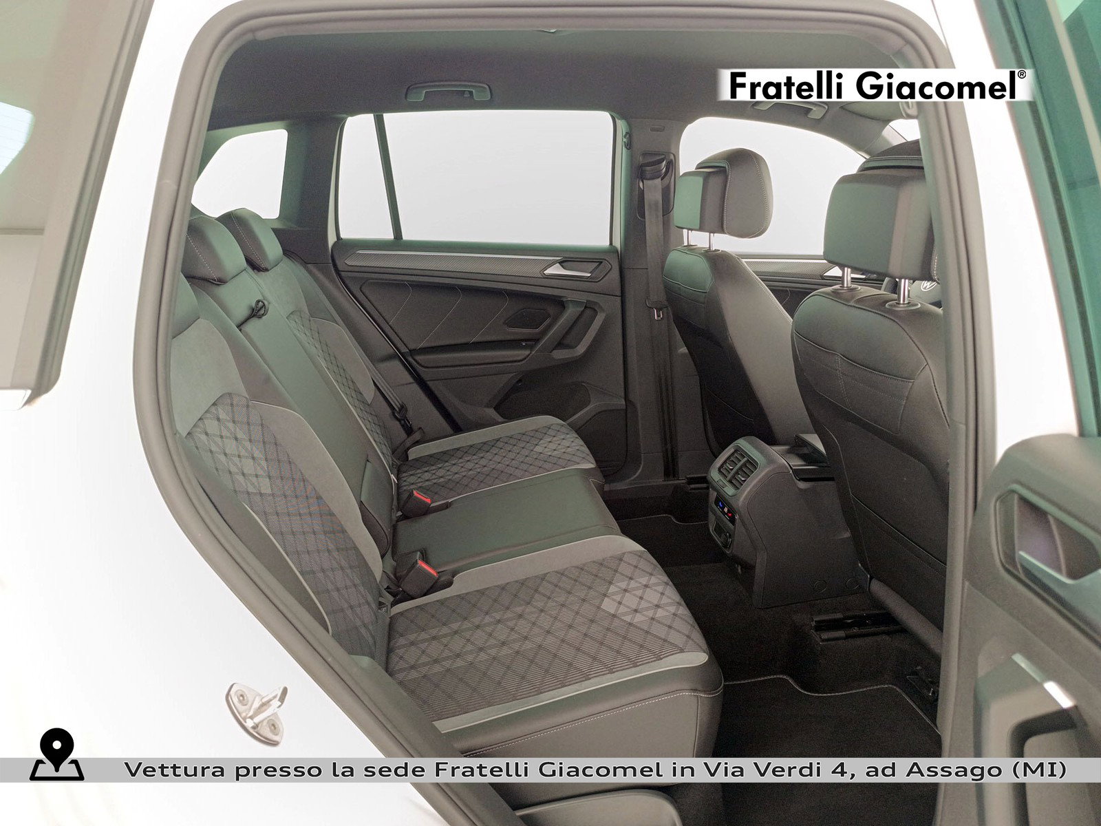 https://cdn-giacomel.caraffinity.it/fratelligiacomel/wrap360/large/83/+2026+04+30+V104101_69f37de365253.jpg/28f35fd557e7dbfdcfab524296a04085.jpg