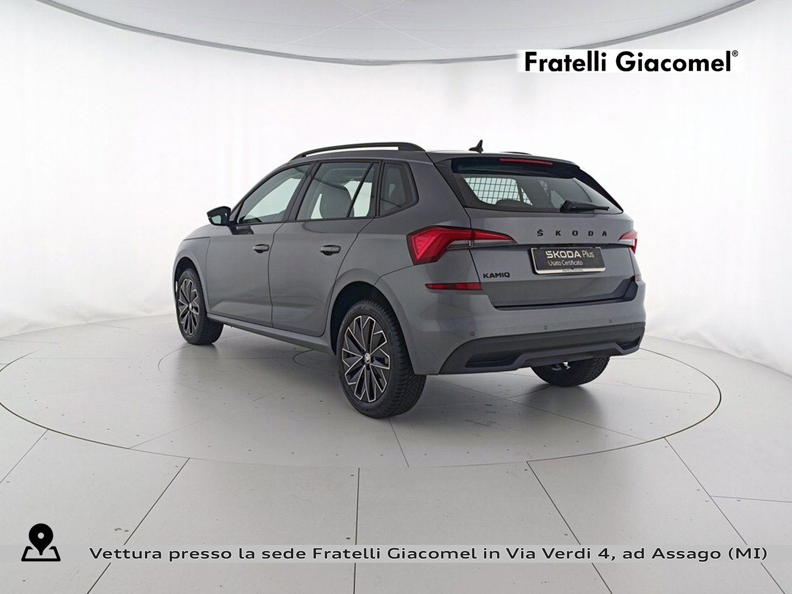 https://cdn-giacomel.caraffinity.it/fratelligiacomel/wrap360/large/83/+2026+05+19+V106125_6a0c6e3c8f3ca.jpg/0f65a28426b1b4c5085769c553f2bccc.jpg