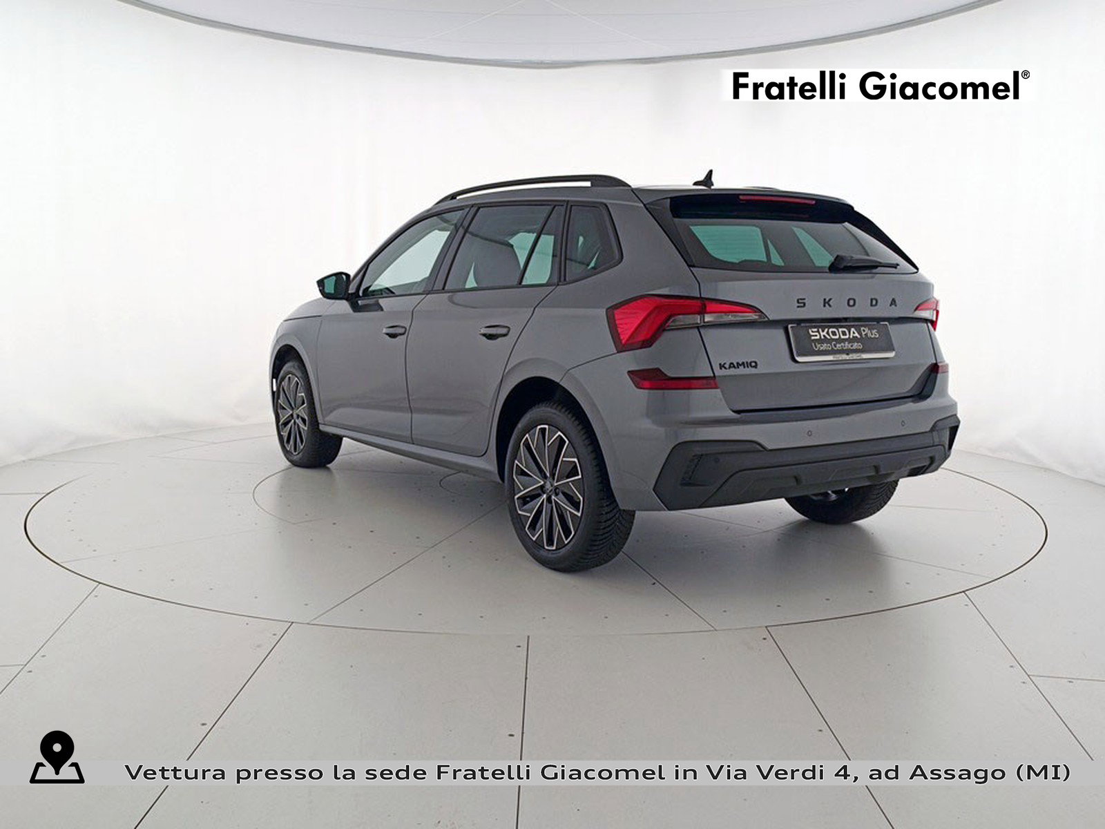 https://cdn-giacomel.caraffinity.it/fratelligiacomel/wrap360/large/83/+2026+05+26+V106585_6a159ac36e4e8.jpg/37a15c1074a953e7ca718fda075beeff.jpg