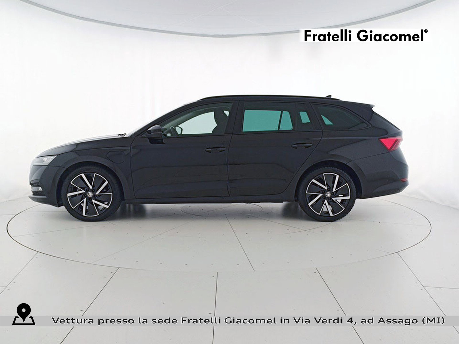 https://cdn-giacomel.caraffinity.it/fratelligiacomel/wrap360/large/83/+2026+05+26+V107420_6a15c4dfab67a.jpg/e0bca1e55052395126dfcac020c7d034.jpg
