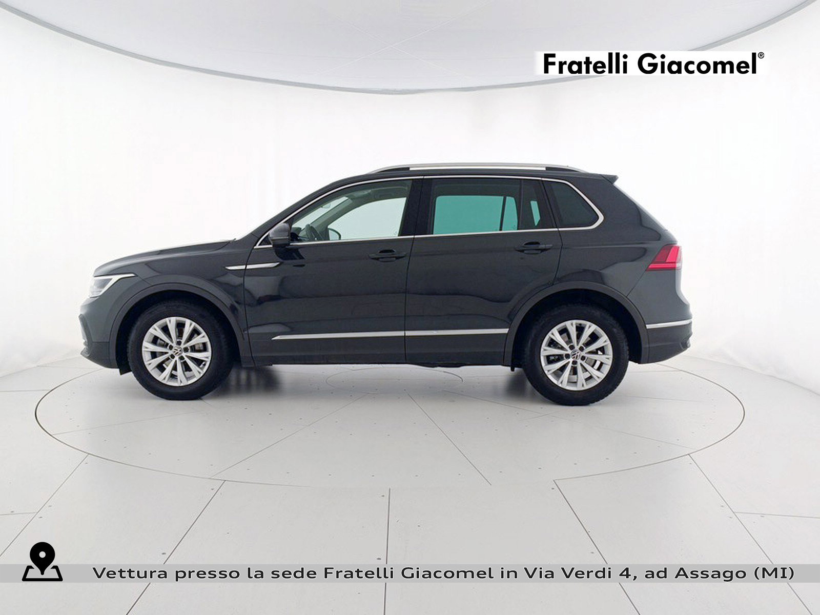https://cdn-giacomel.caraffinity.it/fratelligiacomel/wrap360/large/83/+2026+06+18+V108872_6a33a6db3f00c.jpg/2623bebd57a017e11d102de6922f1ad0.jpg
