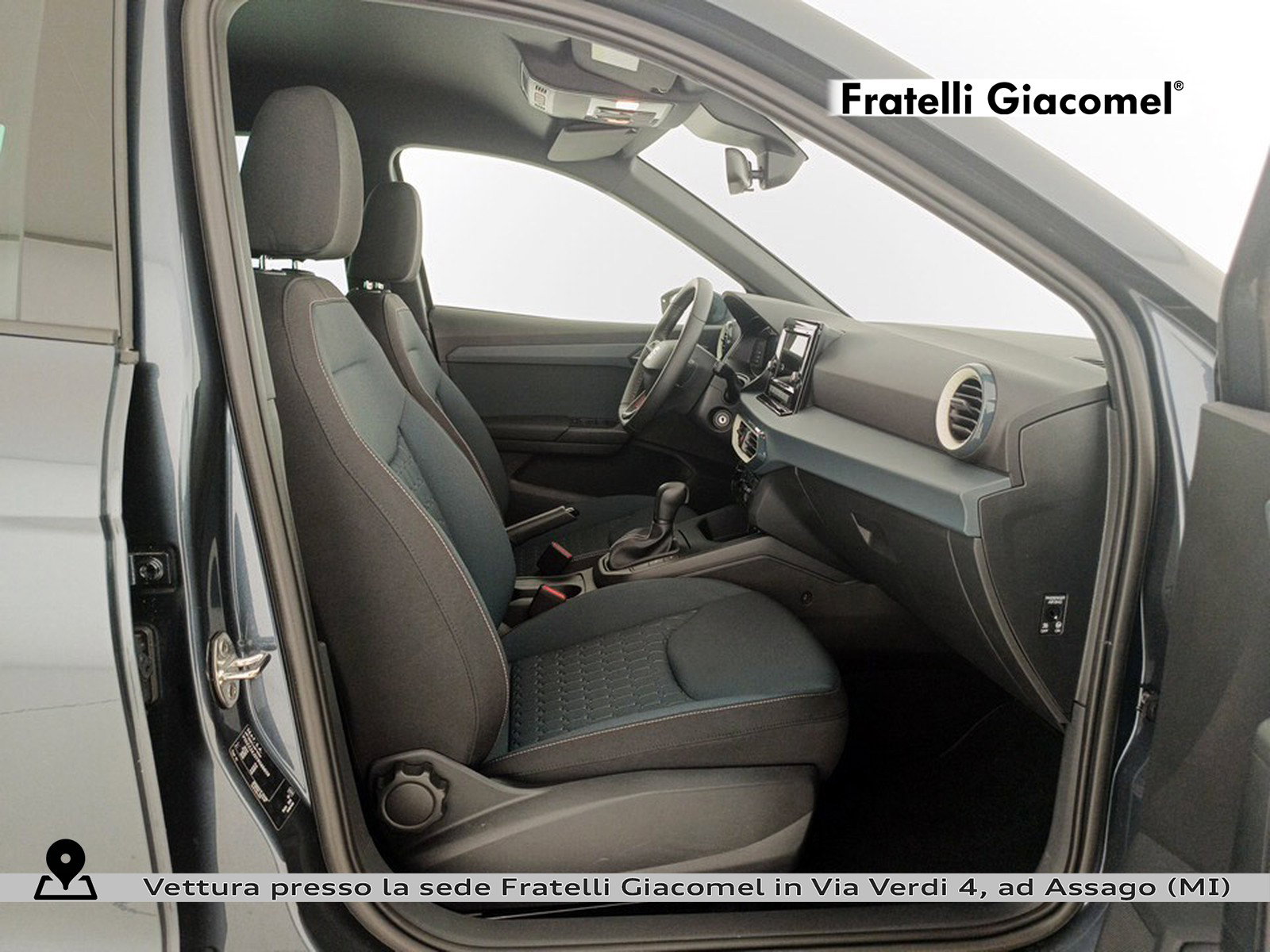 https://cdn-giacomel.caraffinity.it/fratelligiacomel/wrap360/large/83/+2026+07+06+V099625_6a4bc45c5ccf6.jpg/370fe40c6c27489ef10cc512af1879d5.jpg