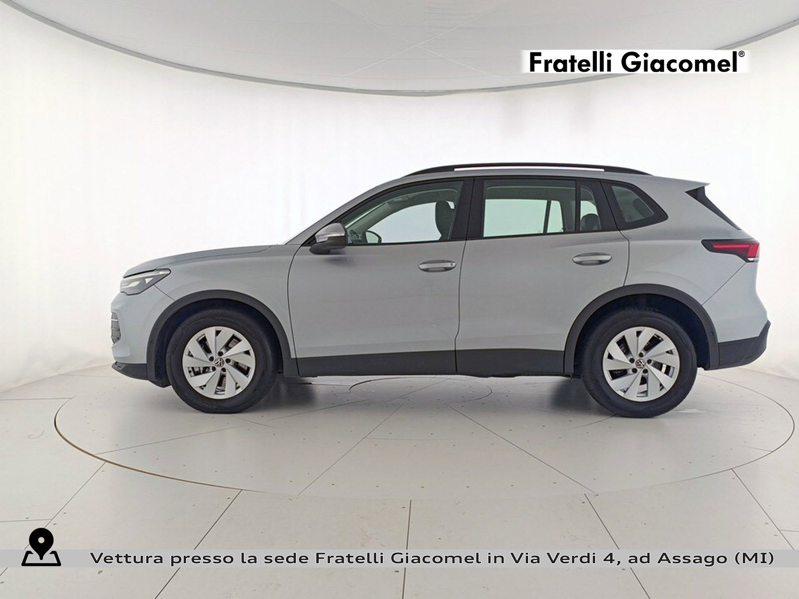 https://cdn-giacomel.caraffinity.it/fratelligiacomel/wrap360/large/83/+2026+07+07+V109861_6a4cc1a28b2d2.jpg/2b19307fb2260a2ac6dedb6f0c39b675.jpg