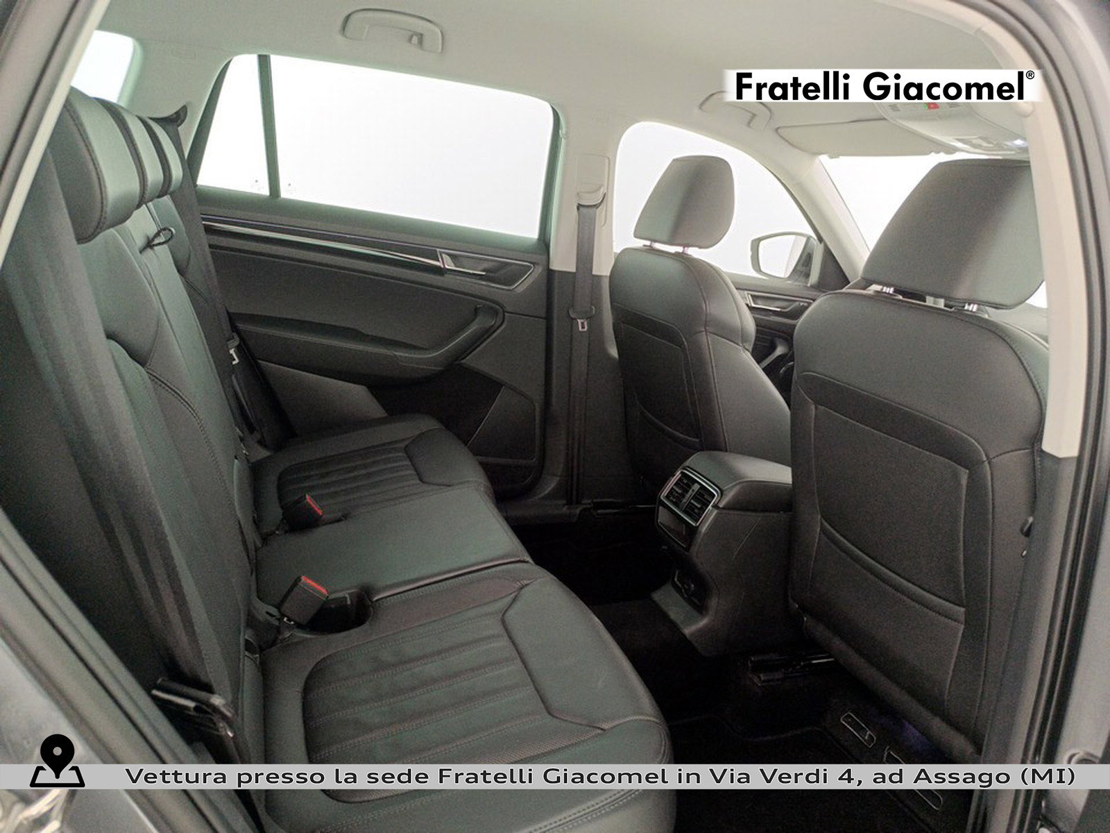 https://cdn-giacomel.caraffinity.it/fratelligiacomel/wrap360/large/83/+2026+07+16+V104984_6a5890d387677.jpg/dc7c7d69c708e775d321128fd7a40705.jpg