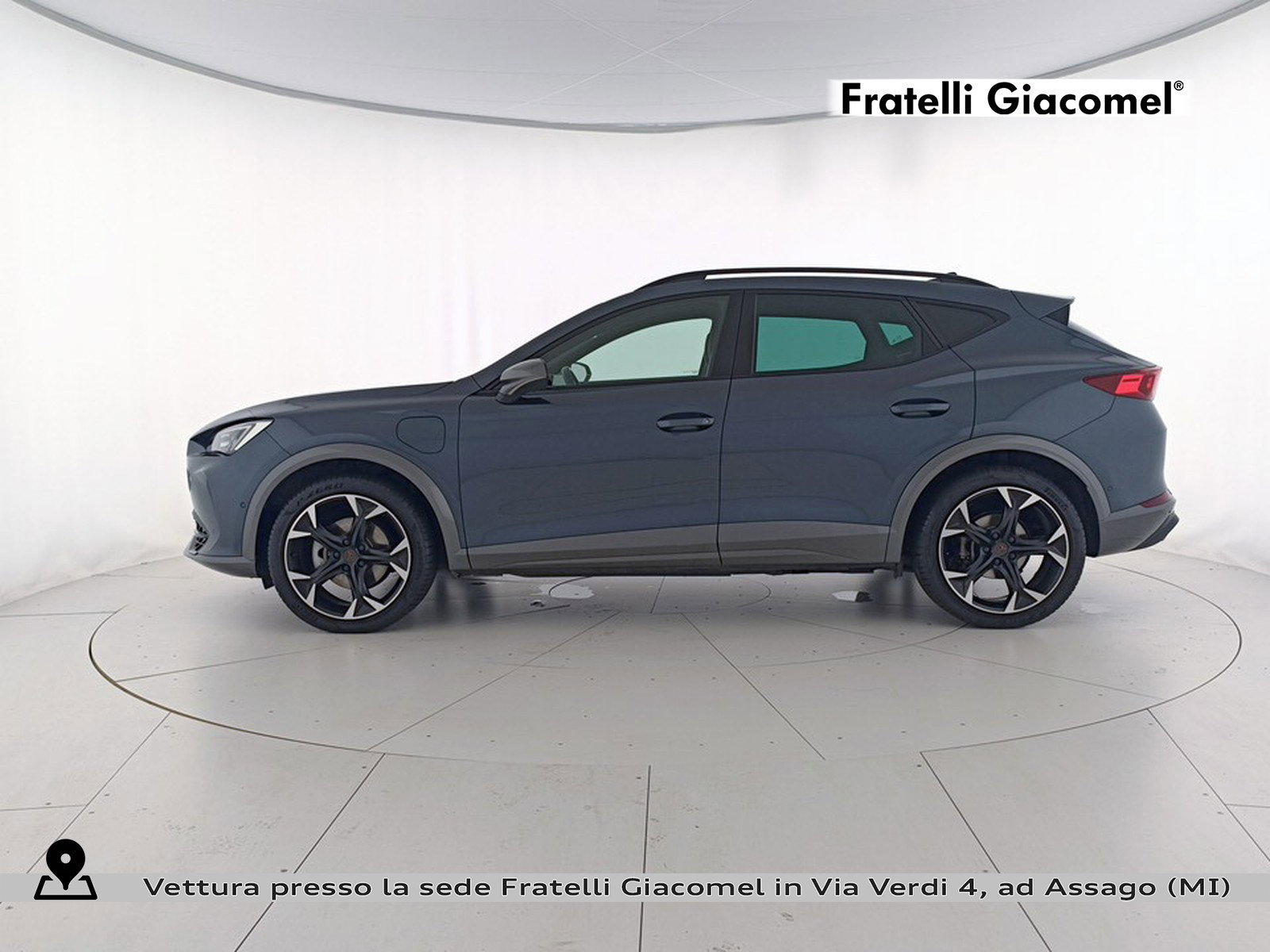 https://cdn-giacomel.caraffinity.it/fratelligiacomel/wrap360/large/83/+2026+08+06+V110346_6a7494cfc4acd.jpg/c536e487c7c06e7f8809dfb92f5257d9.jpg