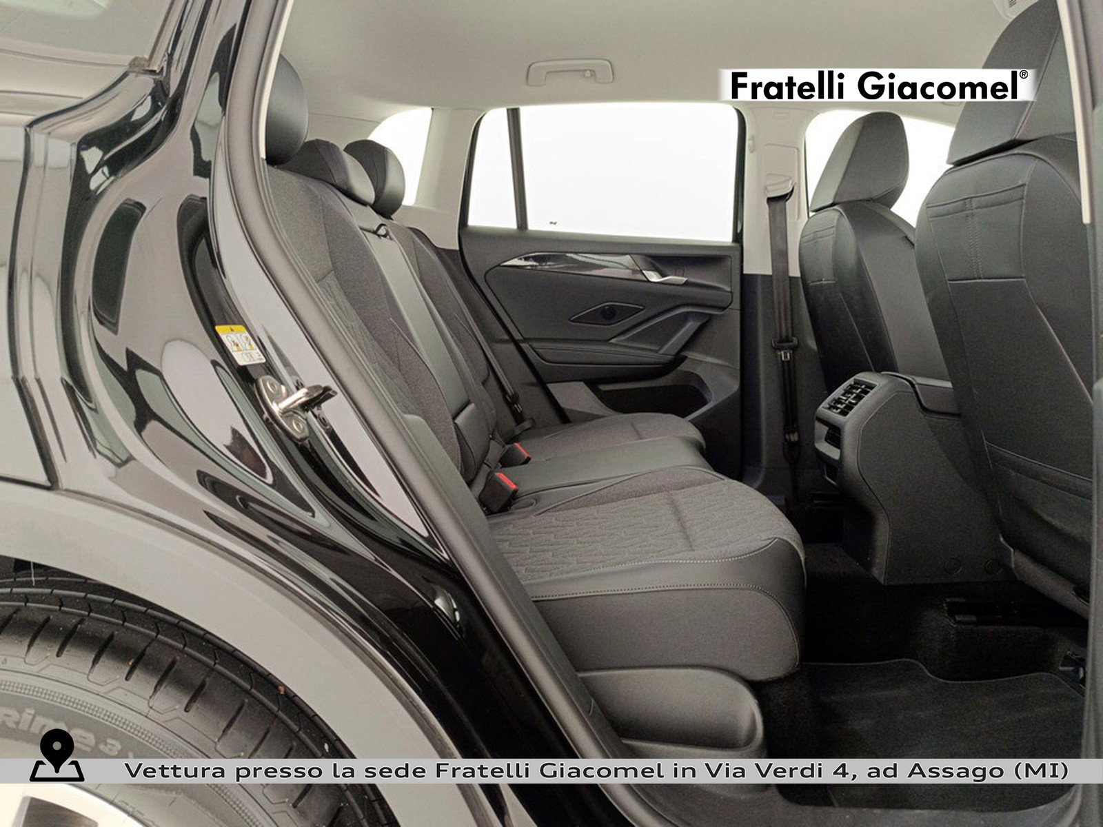 https://cdn-giacomel.caraffinity.it/fratelligiacomel/wrap360/large/83/+2026+09+01+V100085_6a96955bf2241.jpg/e4cd1cbce956219e4f4d31317b19c37b.jpg