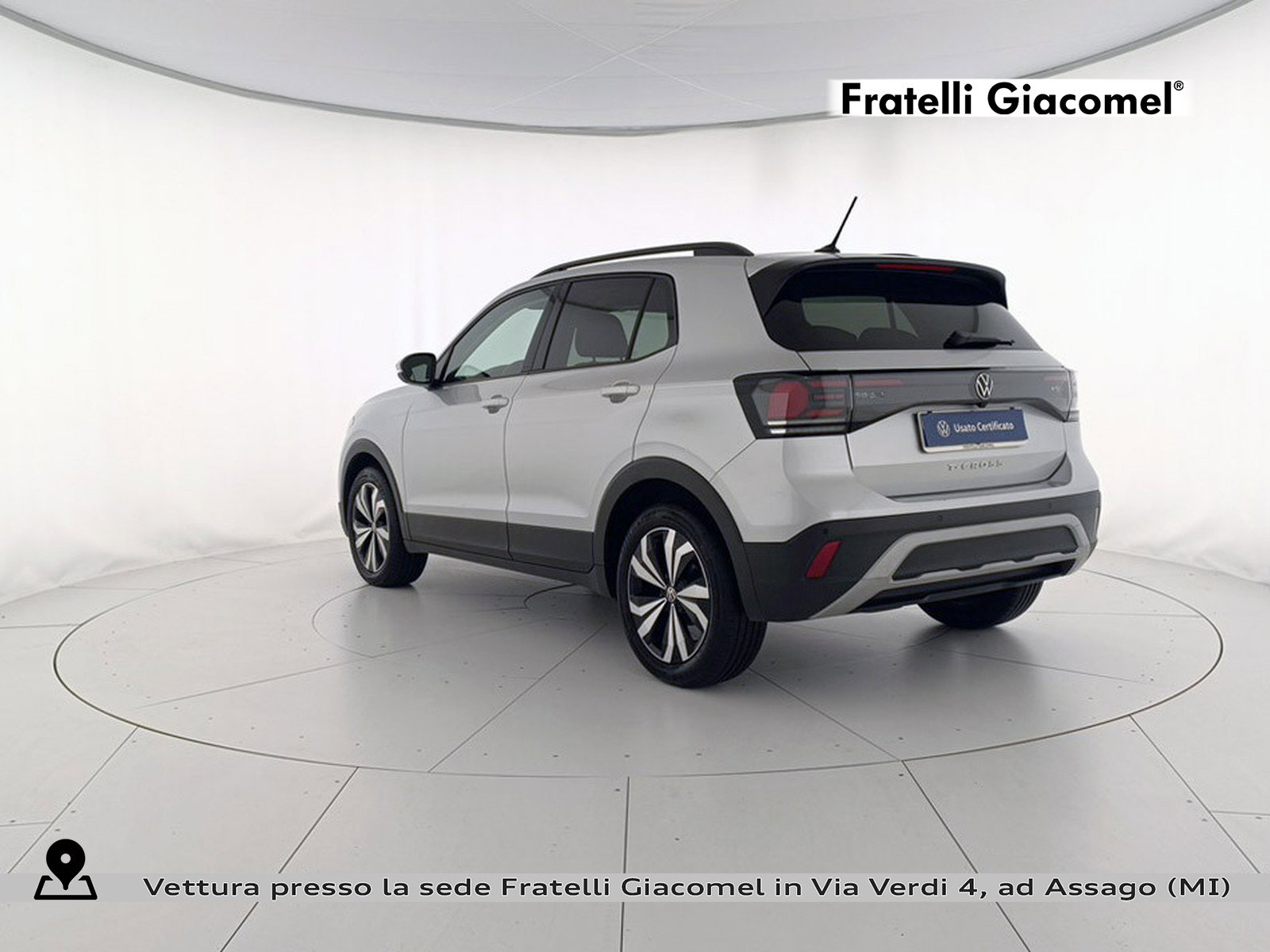 https://cdn-giacomel.caraffinity.it/fratelligiacomel/wrap360/large/83/+2026+09+01+V107819_6a968747530b6.jpg/8b4f4053e533fd11d700471069ca8369.jpg