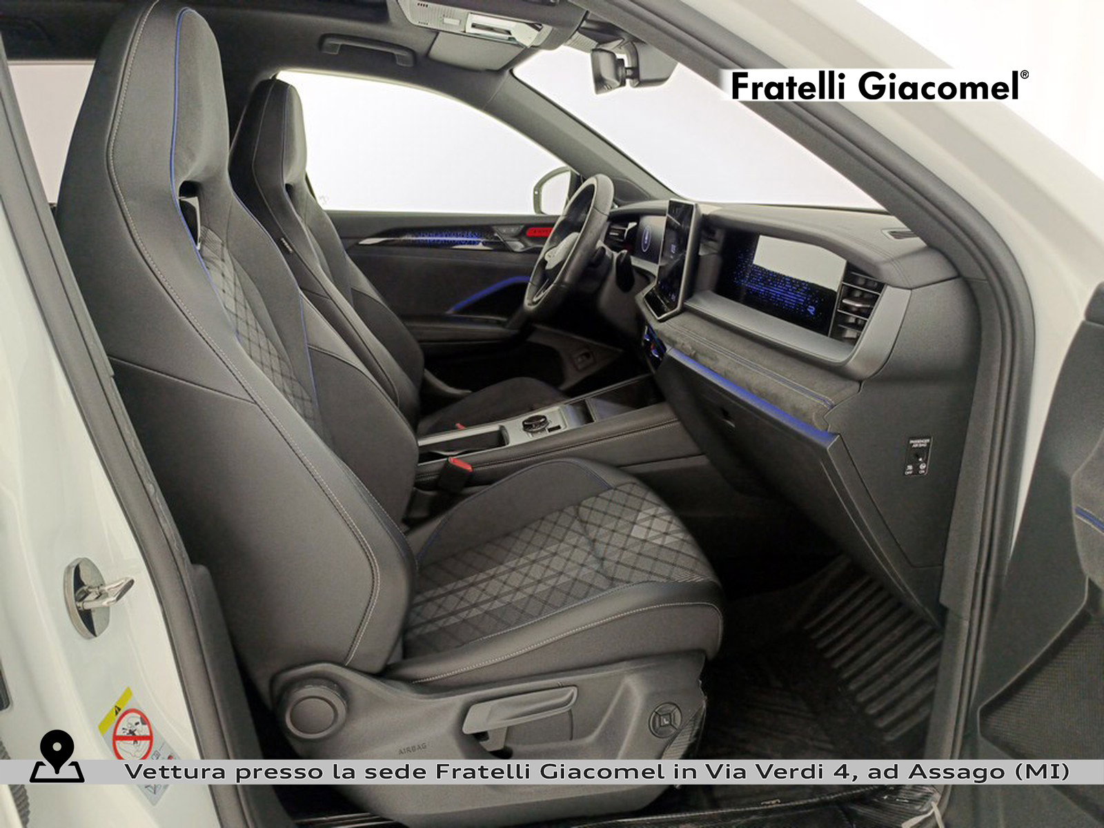 https://cdn-giacomel.caraffinity.it/fratelligiacomel/wrap360/large/83/+2026+09+01+V109640_6a96e9c426849.jpg/9ce4a8161d7d1c4252cd802011a3eb64.jpg