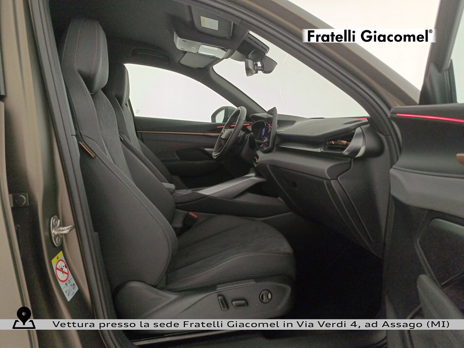 https://cdn-giacomel.caraffinity.it/fratelligiacomel/wrap360/large/83/+2026+09+15+V106628_6aa9189d7188e.jpg/4ccdb8e6a7bf0982a51a8b7c6935b68c.jpg
