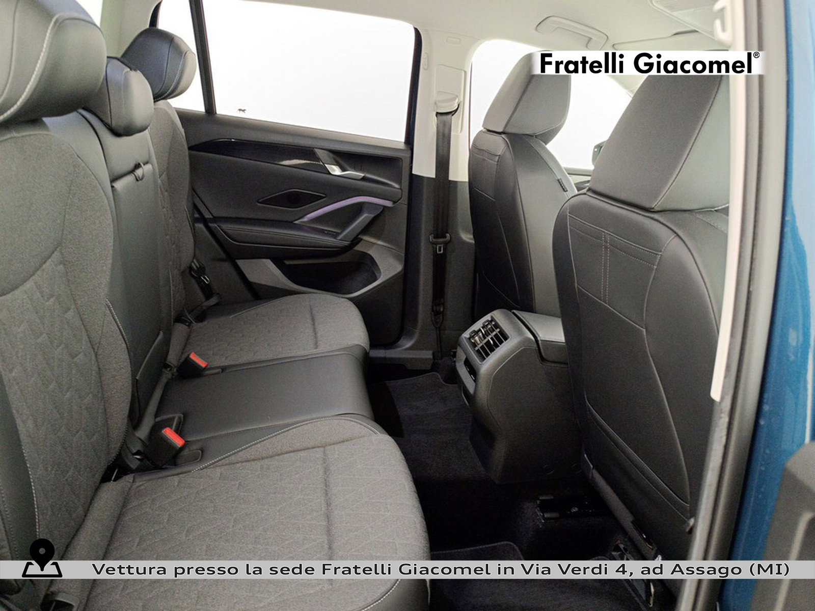 https://cdn-giacomel.caraffinity.it/fratelligiacomel/wrap360/large/83/+2026+09+17+V112925_6aabad6b9ae8c.jpg/f660a7eb451e5030ebd789ea9808b60e.jpg