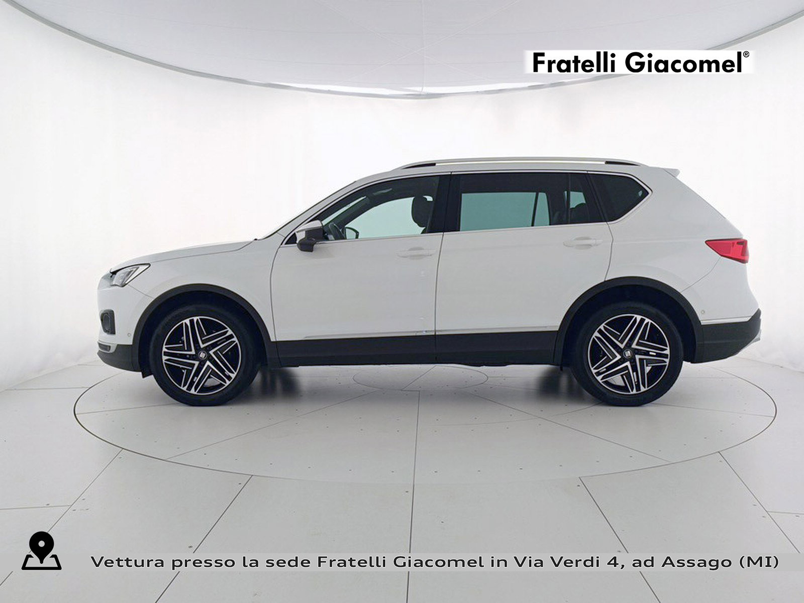 https://cdn-giacomel.caraffinity.it/fratelligiacomel/wrap360/large/83/+2026+09+24+V108136_6ab4e7cae5028.jpg/80157a60237a07e0048b3ba21cdce73e.jpg