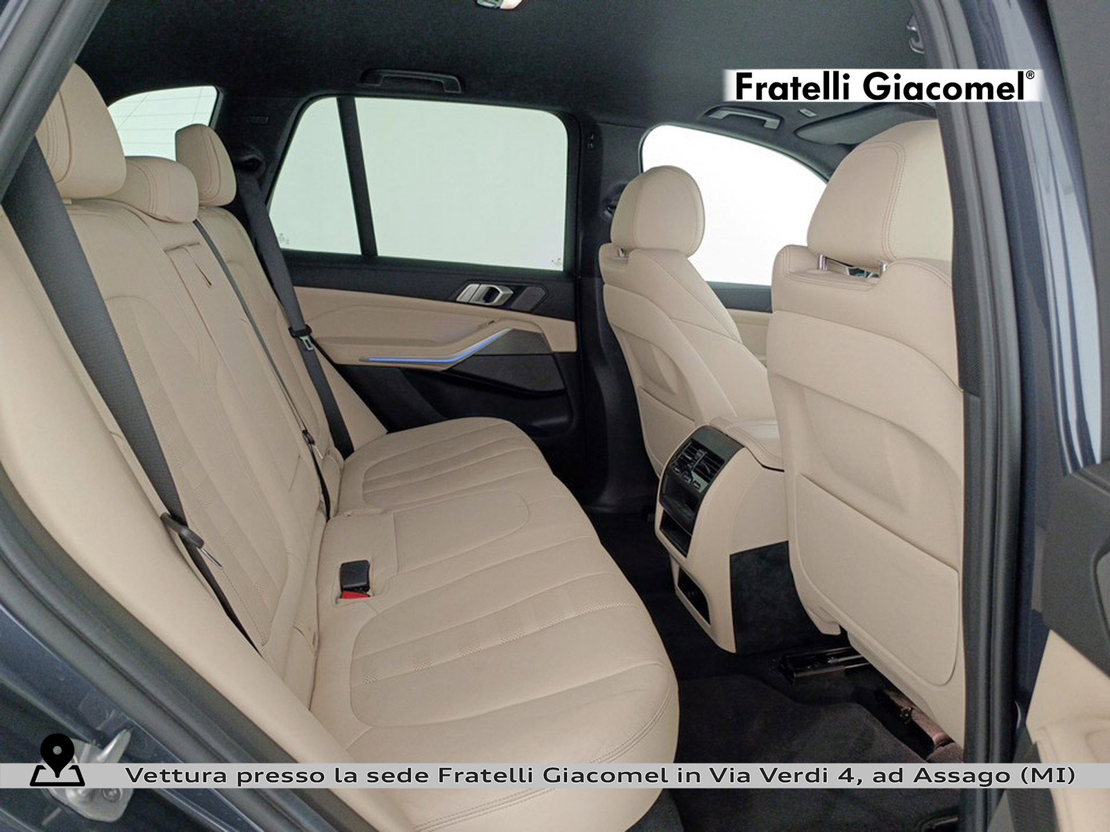 https://cdn-giacomel.caraffinity.it/fratelligiacomel/wrap360/large/83/+2026+10+02+V109114_6abf65bed6189.jpg/b20fd8a5477fcdddcbeedfd09b3b3182.jpg
