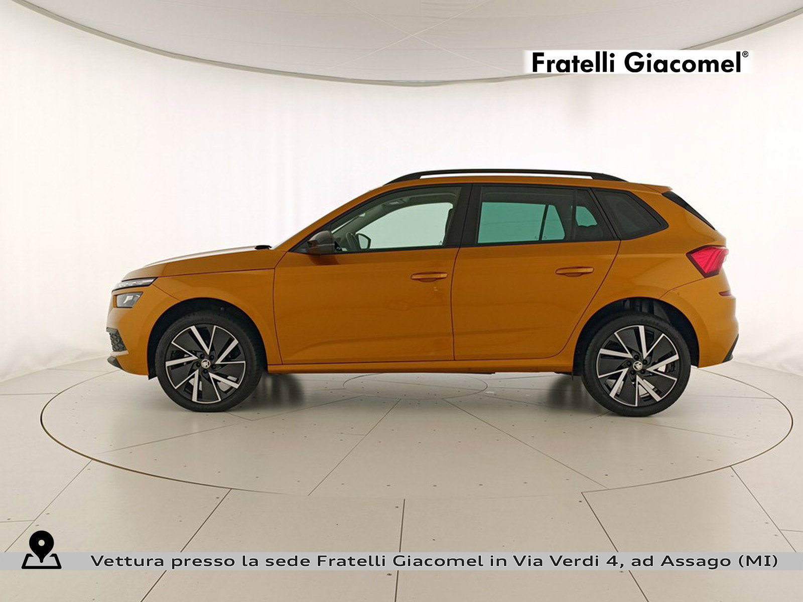 https://cdn-giacomel.caraffinity.it/fratelligiacomel/wrap360/large/83/+2026+10+07+V113653_6ac60b5a7cbf2.jpg/f8102567d1614457b6f871d1730cd40e.jpg