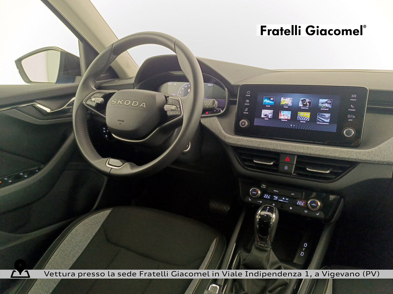 https://cdn-giacomel.caraffinity.it/fratelligiacomel/wrap360/large/85/+2026+05+11+V106586_6a01e26e64b8a.jpg/5b12b3cd2b73c2dade4c5d7e6fb4b345.jpg