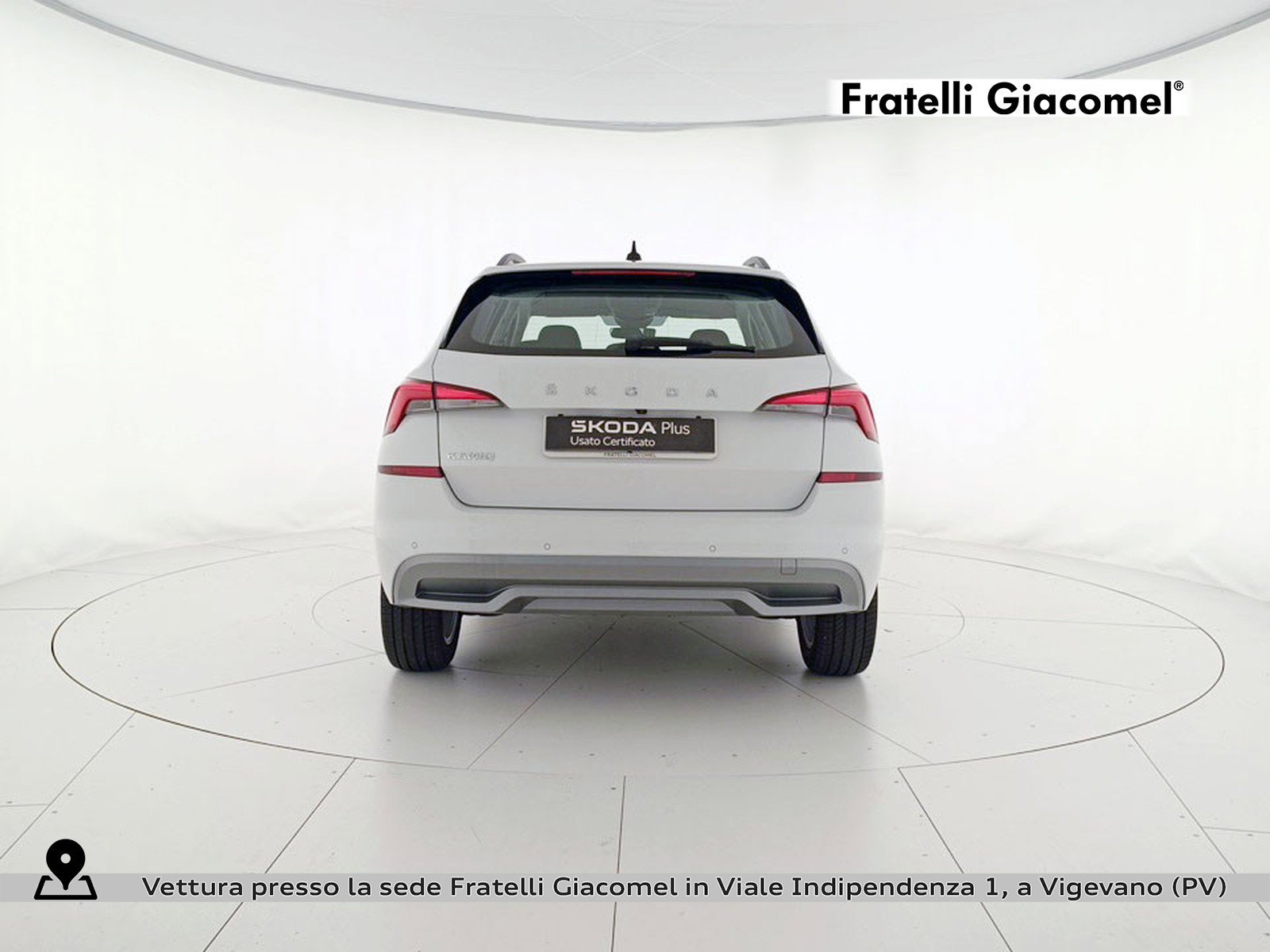 https://cdn-giacomel.caraffinity.it/fratelligiacomel/wrap360/large/85/+2026+05+26+V104601_6a15a8b1d8436.jpg/981f76f5cc4151c1e5b7de6c6e939474.jpg
